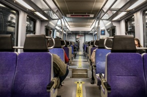 Η Hellenic Train αποζημιώνει επιβάτες που αναγκάστηκαν να αποβιβαστούν και να περπατήσουν μέχρι τον σταθμό της Λάρισας