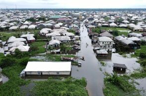 Νιγηρία: Τουλάχιστον 30 νεκροί και 400.000 εκτοπισμένοι από τις πλημμύρες 