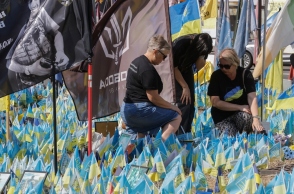 ουκρανικες σημαιες, 3 γυναικες