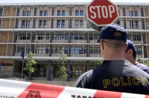 δικαστικο μεγαρο, αστυνομικοι, περιπολικα