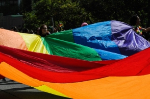 Το κοινοβούλιο της Γεωργίας ψήφισε νόμο που περιορίζει τα δικαιώματα της ΛΟΑΤΚΙ+ κοινότητας 