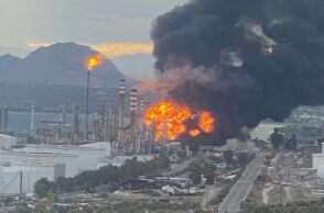 Φωτιά στις εγκαταστάσεις της Motor Oil στους Αγίους Θεοδώρους – «112» για απομάκρυνση από την περιοχή