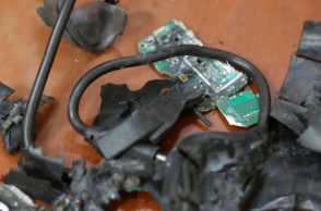 κατεστραμμενος βομβητης