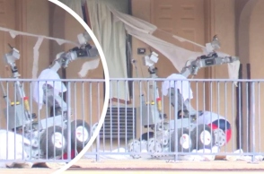 Ρομπότ της αστυνομίας συλλαμβάνει καταζητούμενο