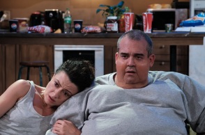 Ο Πυγμαλίων Δαδακαρίδης σκηνοθετεί και πρωταγωνιστεί στο έργο «Φάλαινα»