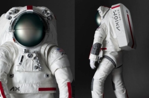 Διαστημικές στολές made by Prada: Η αποστολή Artemis 3 στη Σελήνη θα έχει άλλη αίγλη