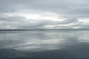 Καιρός: Αισθητή η ψύχρα και μεμονωμένες βροχές την Παρασκευή