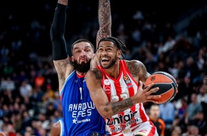 Αναντολού Εφές-Ολυμπιακός 91-89: Λάρκιν και λάθη στο τέλος του στέρησαν τη νίκη