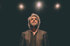 Ο Γιώργος Γάλλος πρωταγωνιστεί στην παράσταση «Ήταν όλοι τους παιδιά μου» 