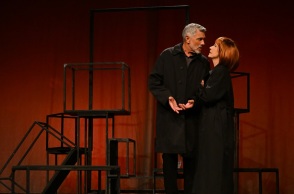 Ο Σταύρος Ζαλμάς και η Πέμη Ζούνη πρωταγωνιστούν στη Φθινοπωρινή Ιστορία