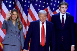 Ο Ντόναλντ Τραμπ με την σύζυγό του Μελάνια Τραμπ και τον γιο τους Μπάρον