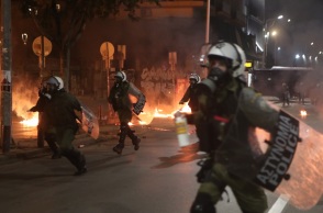 Θεσσαλονίκη: Κουκουλοφόροι πέταξαν μολότοφ στο Τουρκικό Προξενείο