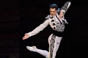 Επικριτής του Πούτιν ο Βλαντιμίρ Σκλιάροφ, ο Ρώσος χορευτής που έπεσε από τον 5ο όροφο κτιρίου