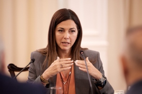 Η υπουργός Κοινωνικής Συνοχής και Οικογένειας, Σοφία Ζαχαράκη 