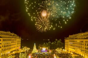 ΦΩΤΑΓΩΓΗΣΗ ΤΟΥ ΧΡΙΣΤΟΥΓΕΝΝΙΑΤΙΚΟΥ ΔΕΝΤΡΟΥ ΣΤΗΝ ΘΕΣΣΑΛΟΝΙΚΗ (ΒΑΣΙΛΗΣ ΒΕΡΒΕΡΙΔΗΣ/ΜΟΤΙΟΝΤΕΑΜ)