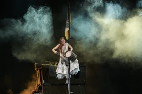 Το «Μάνα Κουράγιο και τα παιδιά της» του Μπρεχτ στο Εθνικό