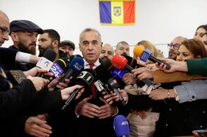 Καλίν Γκεοργκέσκου: Το προφίλ του φιλοπουτινικού ακροδεξιού υποψηφίου προέδρου της Ρουμανίας