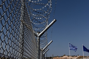 φραχτης, συρματοπλεγμα, σημαιες