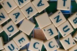 επιτραπέζιο παιχνιδι scrabble