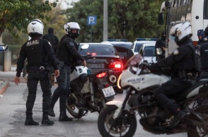 Μεγάλη επιχείρηση της ΕΛ.ΑΣ. με πάνω από 20 συλλήψεις για εκβιασμούς και όπλα 