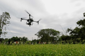 drone, ουρανος, περαστικοι