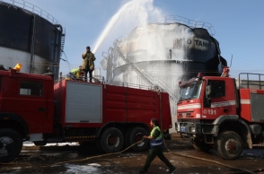 πυροσβεστες, εργοστασιο