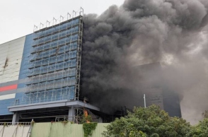 κτιριο, φωτια, καπνοι