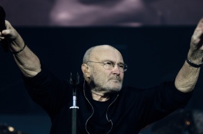 Φιλ Κόλινς: Σπάνια ενημέρωση για την υγεία του, αφού έχασε την ικανότητα να παίζει ντραμς πριν από 3 χρόνια