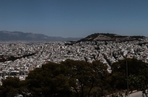 Αθηνα, πολυκατοικιες, δασος