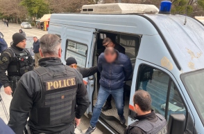 Αστυνομικοί, μεταφορά κρατουμένου