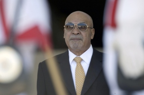  Ο δικτάτορας Ντέσι Μπουτέρσε