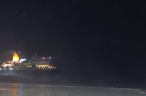 Νάξος: Αδύνατη η πρόσδεση του Blue Star Delos στο λιμάνι λόγω των θυελλωδών ανέμων