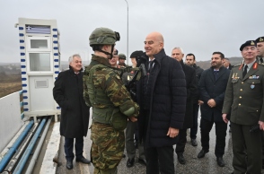 Ο Νίκος Δένδιας σε στρατιωτικό φυλάκιο