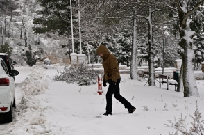 χιονια, δρομος, οχηματα, πεζος