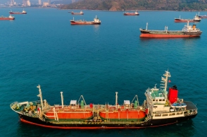 πετρελαιοφόρα, θαλασσα, ουρανος