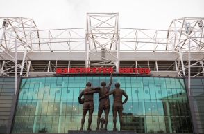 εισοδος ποδοσφαιρικου γηπεδου, αγαλμα