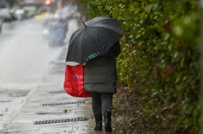 πεζος, ομπρελα, δρομος, βροχη