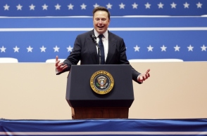 O Έλον Μασκ πανηγυρίζει την επανεκλογή Τραμπ