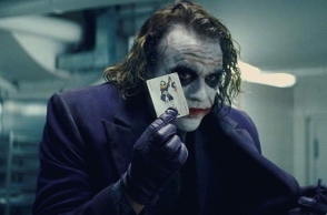 Ο Χιθ Λέτζερ στο ρόλο του Τζόκερ 