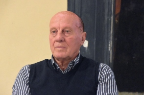 Ο Μίμης Δομάζος