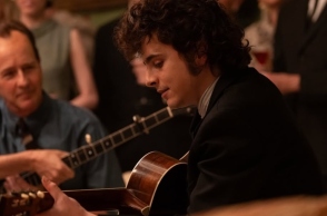 Ο Τίμοθι Σάλαμε ως Μπομπ Ντίλαν στην ταινία, «A Complete Unknown»