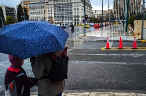 βροχη, περαστικοι, ομπρελες, δρομος, σπιτια
