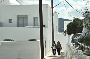 Σεισμοί στη Σαντορίνη: Καστοριανός προσφέρει φιλοξενία σε άτομα που άφησαν το νησί