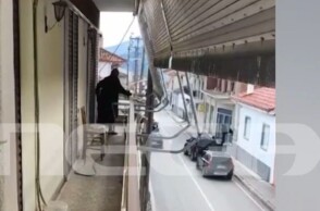 Λάρισα: «Παραδώσου, μην το κάνεις αυτό» - Βίντεο από τη διαπραγμάτευση με τον δράστη