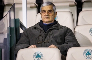 Ο Τάκης Οικονομόπουλος