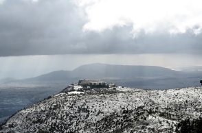χιονισμενο τοπιο, δασος, δεντρα, σπιτια