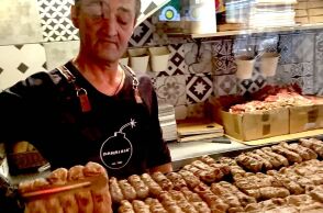 Βομβίδια: Κεφτέδες, σοσιαλισμός και βαρβαρότητα στη Βασιλέως Ηρακλείου 