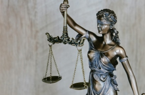 Ποιος εμπιστεύεται τη Δικαιοσύνη;