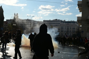 διαδηλωτες, χημικά, Συνταγμα