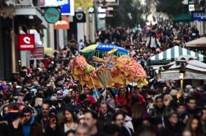 Καρναβάλι 2025: Εντυπωσιακή παρέλαση στην Αθήνα - Πλήθος κόσμου και χρωμάτων